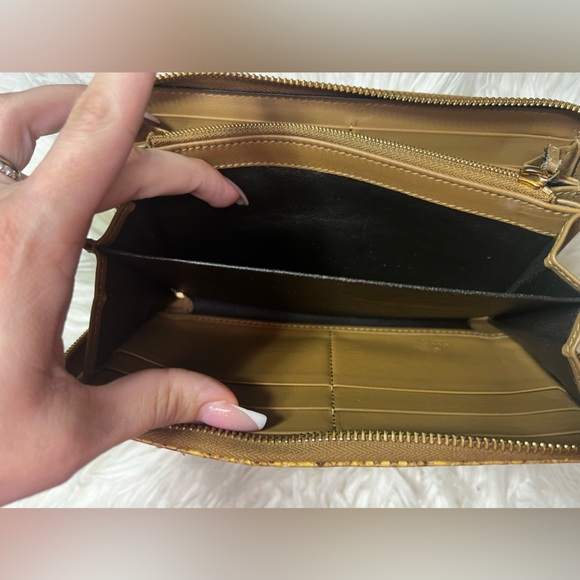 Gucci Python Long Zippy Wallet, authentic - Picture 9 of 11